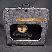 Supro Amps Amplifiers