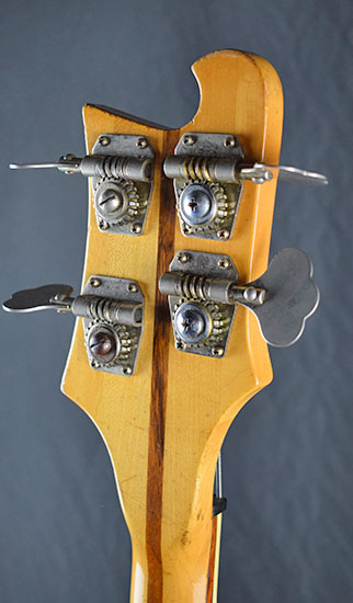 Rickenbacker 4001 de 1974