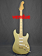 FENDER STRATOCASTER 50' ANNiVERSARY GOLD